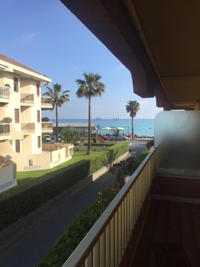 A Due Passi Dal Mare Apartamento Vallecrosia Exterior foto