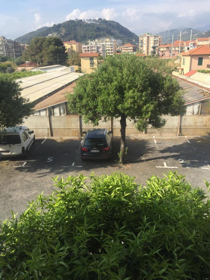 A Due Passi Dal Mare Apartamento Vallecrosia Exterior foto